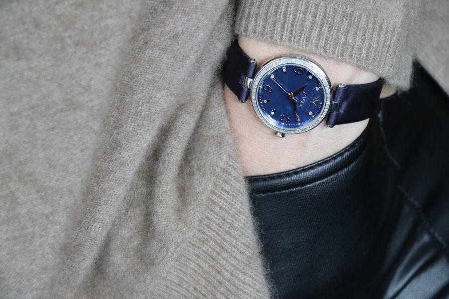 LOUIS VUITTON Louis Vuitton Escale Spin Time Blue Center Tourbillon Men's  Ti Pt Leather Watch Dial | eLADY Globazone